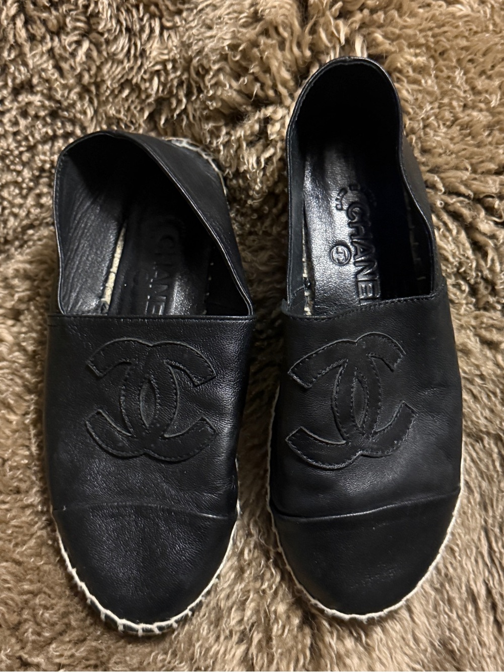 Boot leg Chanel Black Leather Espadrille Slip-Ons